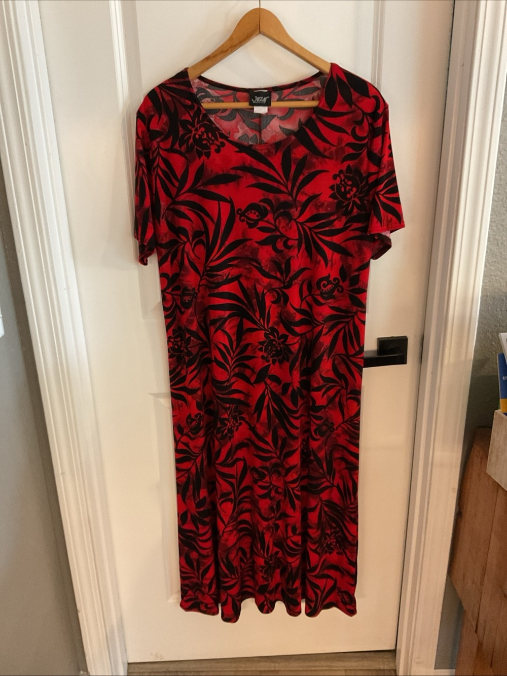 Jostar - Red & Black Tropical Print Round Neck Dress